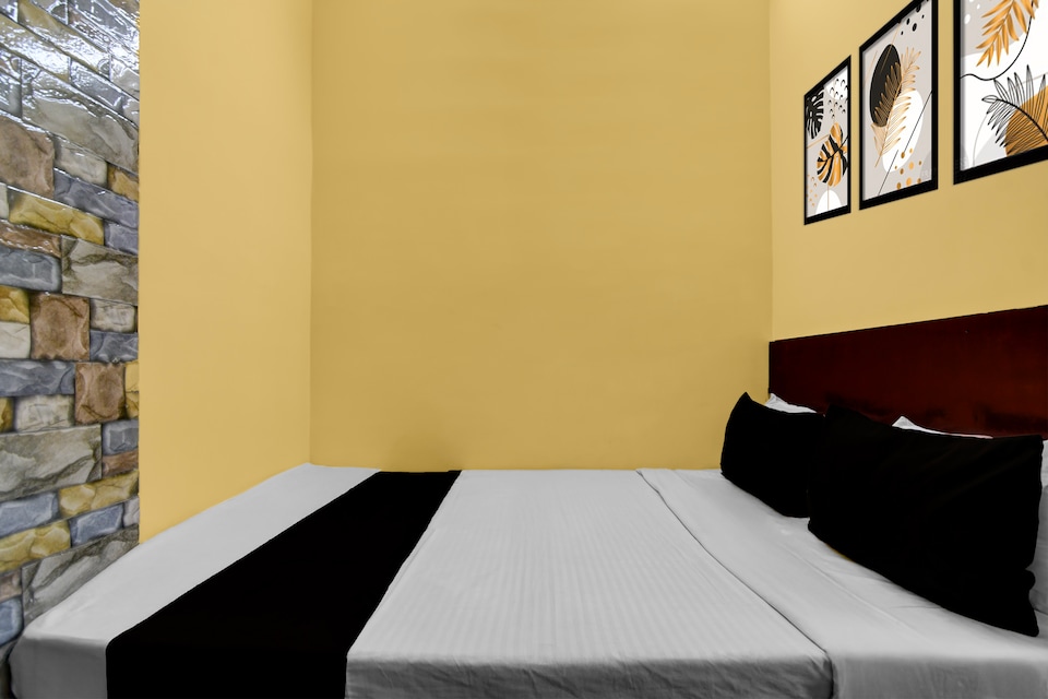 Super Hotel O Madhyamgram Railway Junction Formerly Dreamland, VIP Road Kolkata, Kolkata