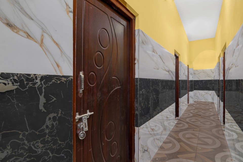 Super Hotel O Madhyamgram Railway Junction Formerly Dreamland, VIP Road Kolkata, कोलकाता