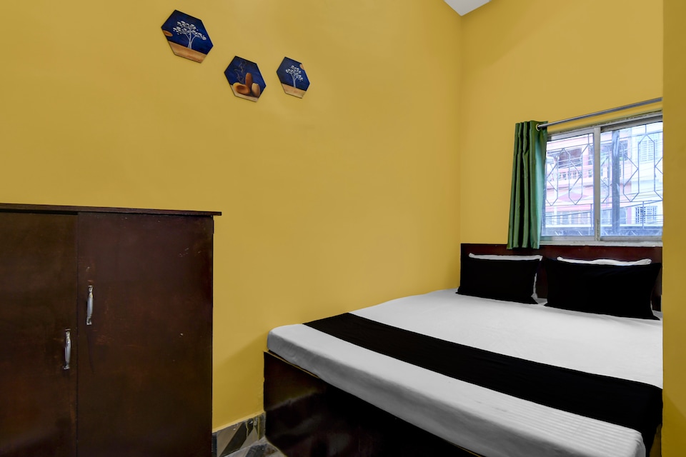 Super Hotel O Madhyamgram Railway Junction Formerly Dreamland, VIP Road Kolkata, Kolkata