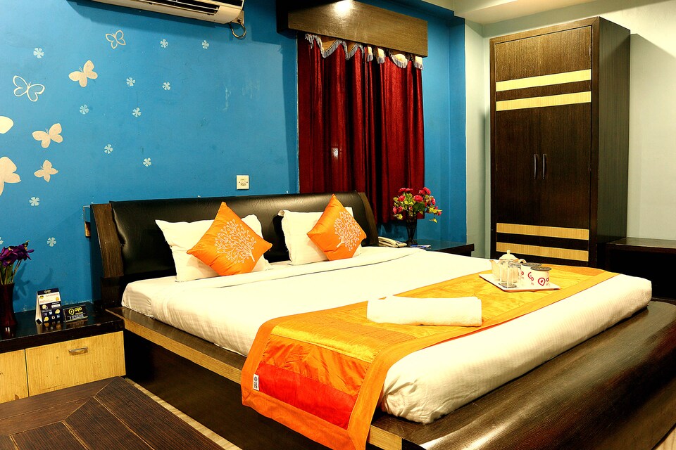 Live on KOL1935, VIP Road Kolkata, Kolkata