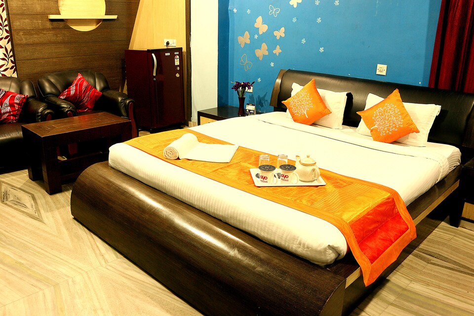 Live on KOL1935, VIP Road Kolkata, Kolkata