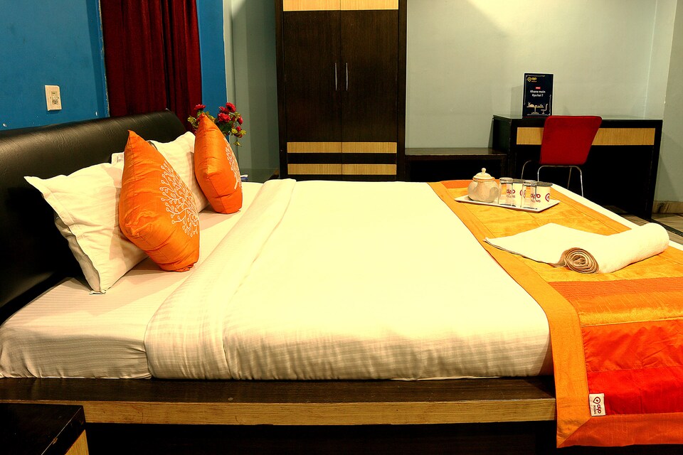 Live on KOL1935, VIP Road Kolkata, Kolkata