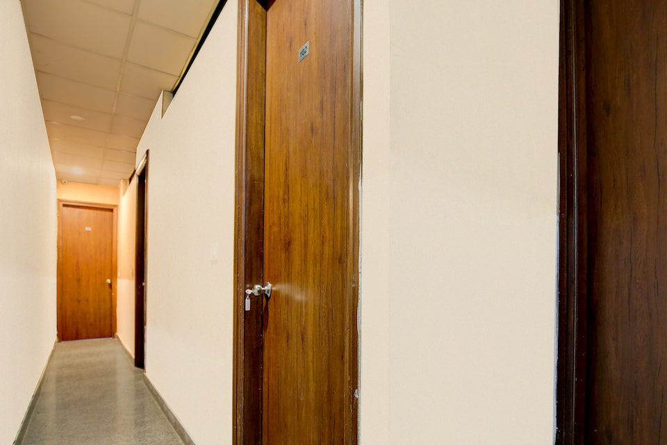 Hotel O Karan Residency, Mohali, मोहाली
