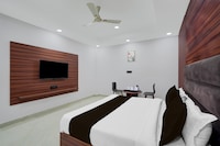 Collection O Sector 18 Metro station