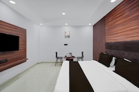 Collection O Sector 18 Metro station