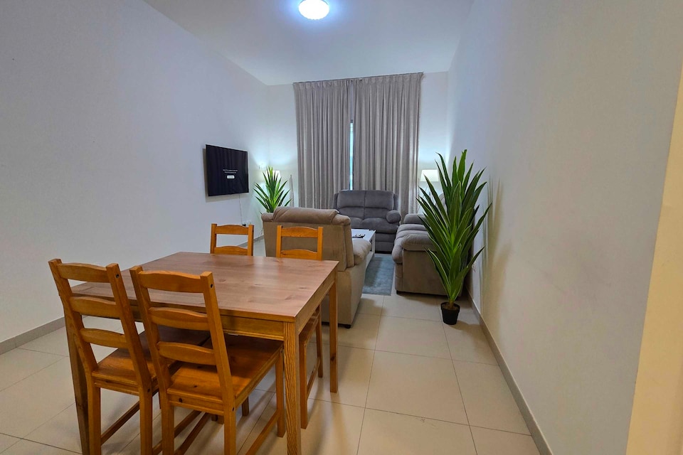 OYO 1429 Home Spacious 1BR With Balcony, Al Reem Island, Abu Dhabi