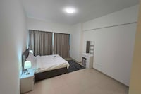 OYO 1429 Home Spacious 1BR With Balcony