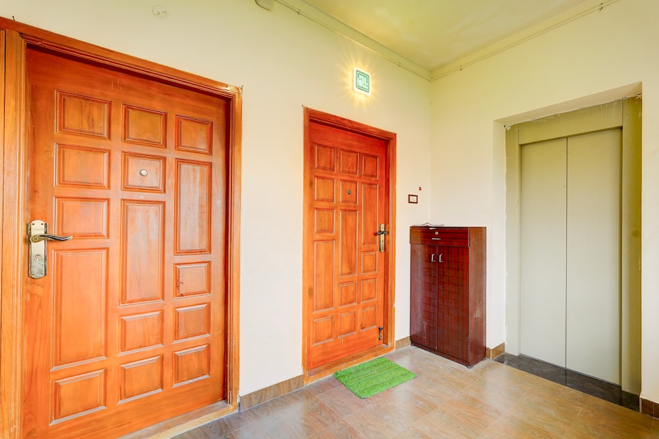 Hotel O Eswar Guest House, Koyambedu Chennai, Chennai
