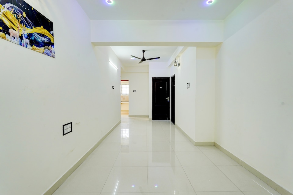 Hotel O Eswar Guest House, Koyambedu Chennai, Chennai