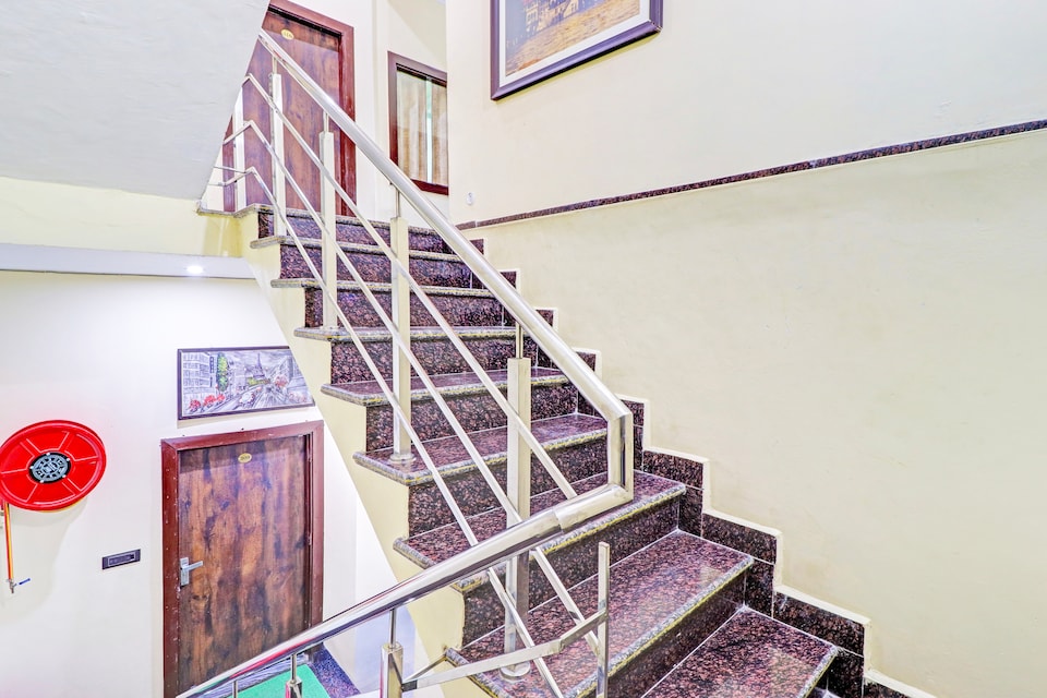 Hotel O Prakash Residency, Ram Jhula Rishikesh, Rishikesh