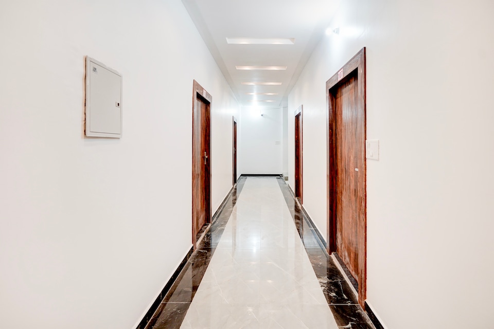 HOTEL O SAMRAT INN, Rambagh Allahabad, Prayagraj