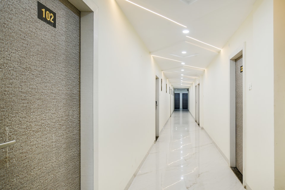 Hotel O RichFeel, Bhawarkua Indore, Indore