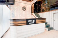 Super Hotel O Tyagi Road near Railway Station