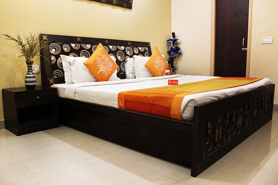 OYO 2008 Green Lotus, Airport-Dwarka Delhi, Delhi