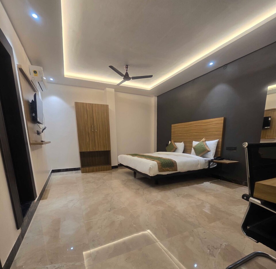 Collection O Daudpur Gholgher, Golghar, Gorakhpur