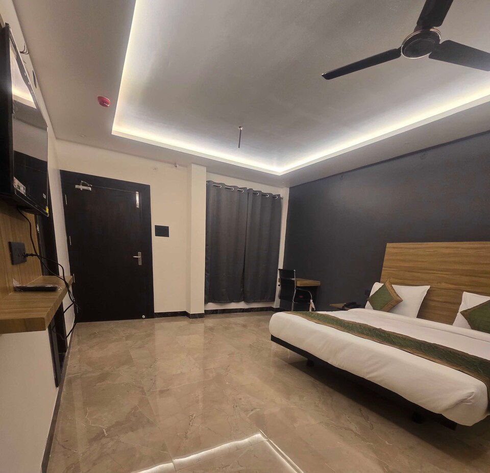 Collection O Daudpur Gholgher, Golghar, Gorakhpur