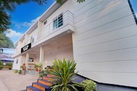 Hotel O Gandhi Nagar Near South Railway Backgate