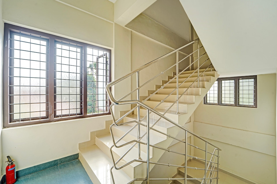 Hotel O Ambalamedu Puthenkurish Road, Tripunithura, Kochi