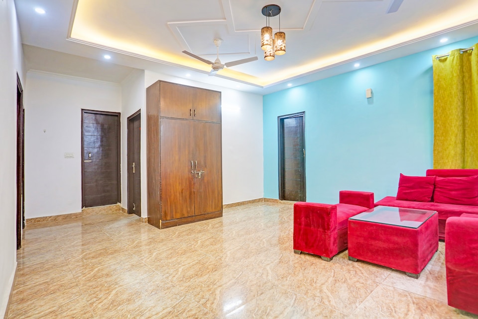 Hotel O KD 111 Shivam Residency, Saket Delhi, Delhi