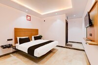 Super Hotel O Golden Tulip’z