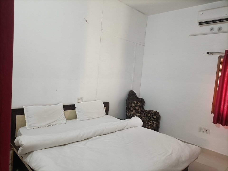 Hotel O Allahabad Property, Naini, Prayagraj