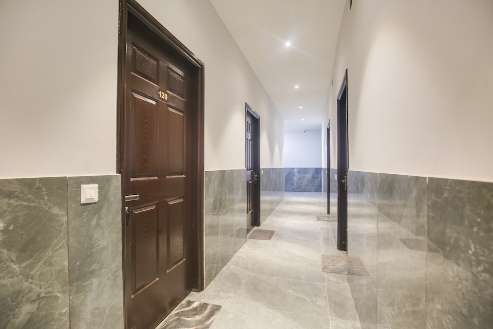 OYO 831554 Ravi Hotel & Banquet, Jalandhar Bus Stand, Jalandhar