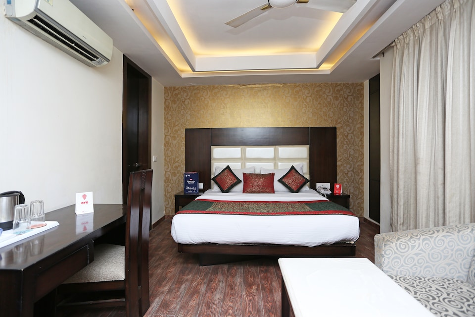 Capital O 443 Hotel Lohias, Airport Delhi, Delhi Transit