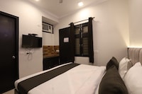 Townhouse Krishna Nagar Metro Station