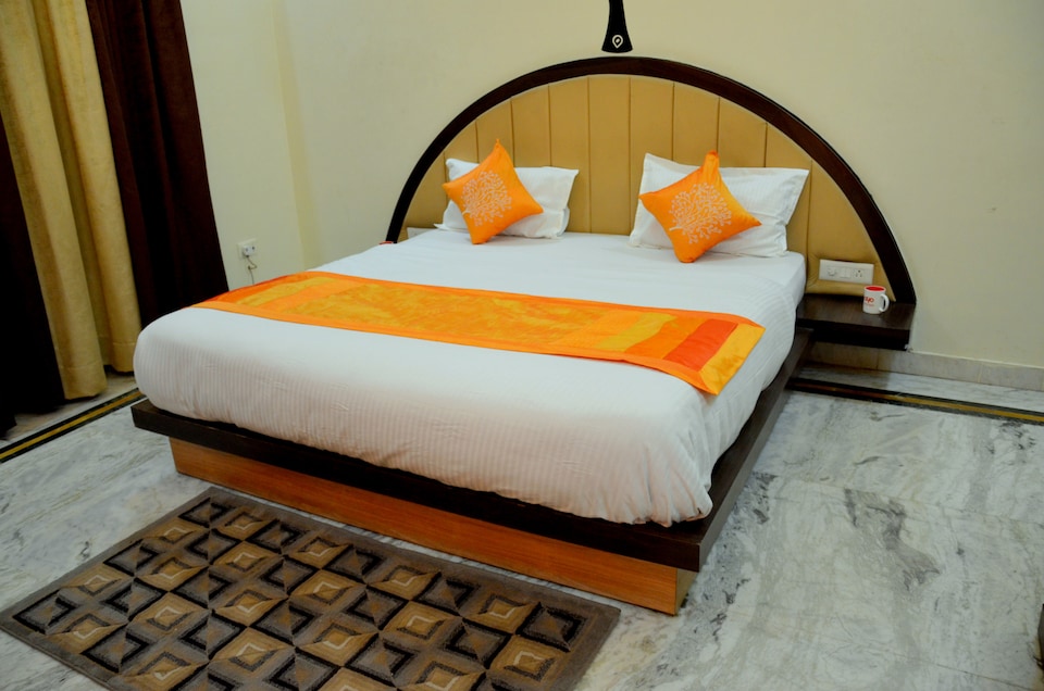 OYO 2016 Hotel Shiva Palace, Gomti Nagar Lucknow, Lucknow