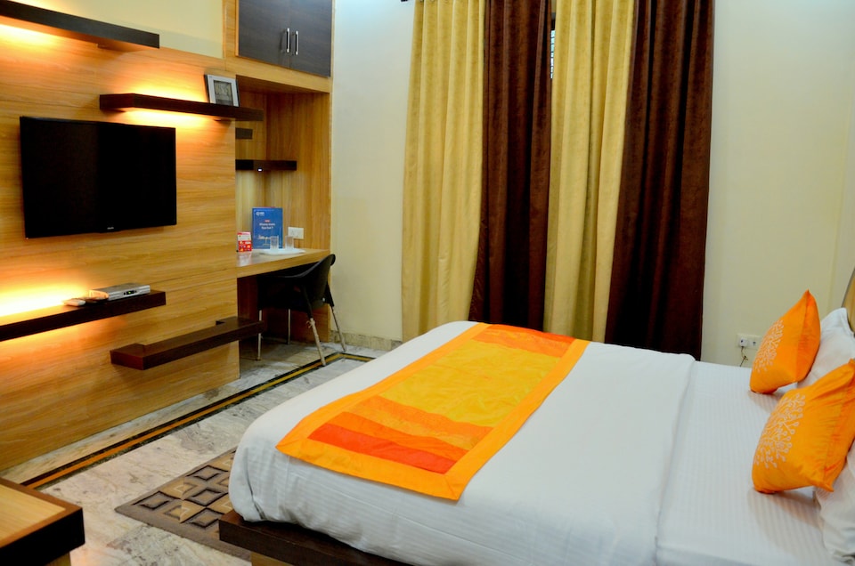 OYO 2016 Hotel Shiva Palace, Gomti Nagar Lucknow, Lucknow