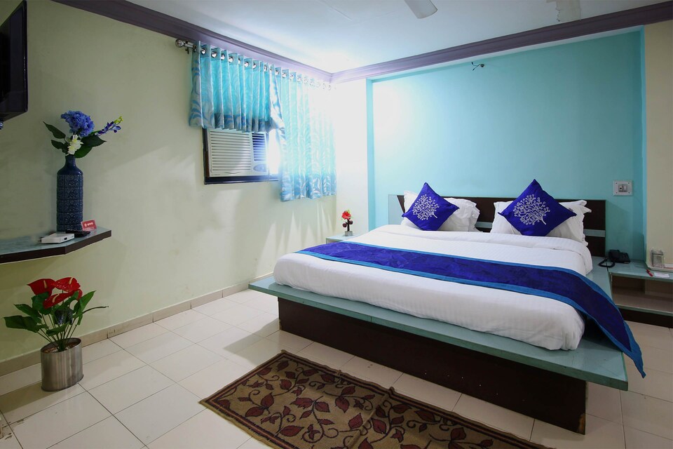 OYO Hotel 2018 Hotel Konark Palace, SG Highway Ahmedabad, Ahmedabad