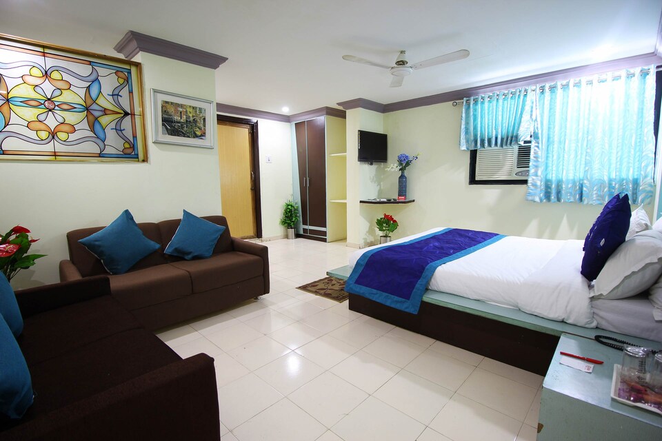 OYO Hotel 2018 Hotel Konark Palace, SG Highway Ahmedabad, Ahmedabad