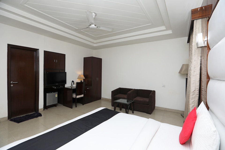 Capital O 445 Impress Hotel, Airport Delhi, Delhi Transit