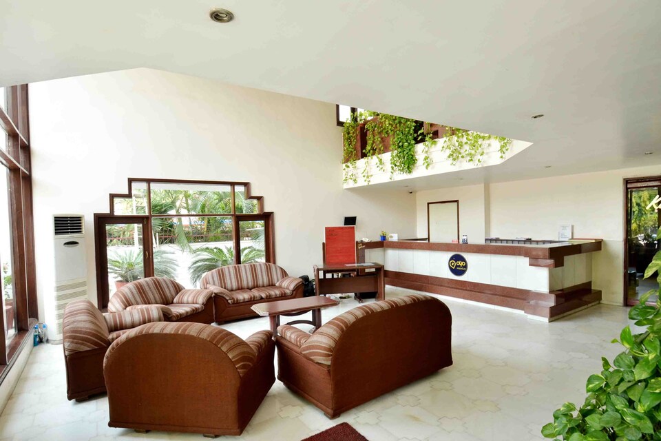 OYO 2029 South Tukoganj, MG Road Indore, Indore