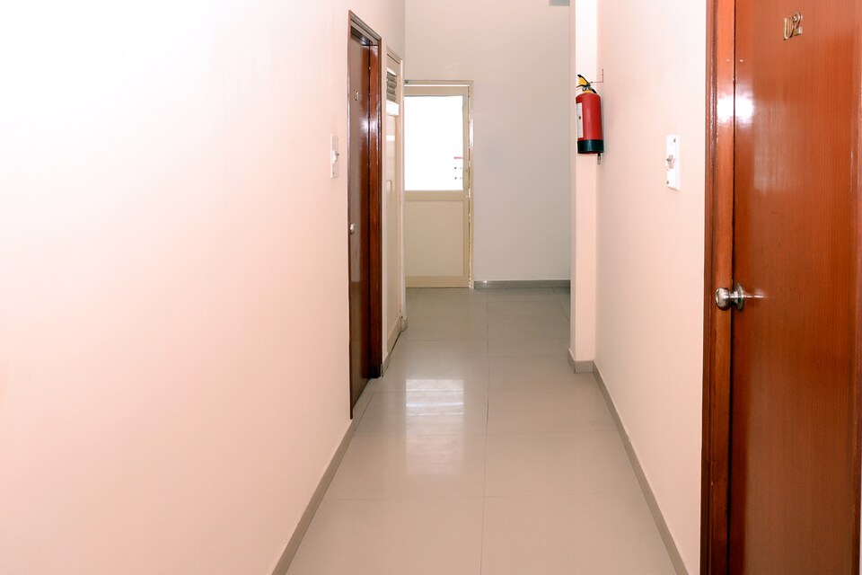 OYO 2031 Hotel Sunshine Inn, Gomti Nagar Lucknow, लखनऊ