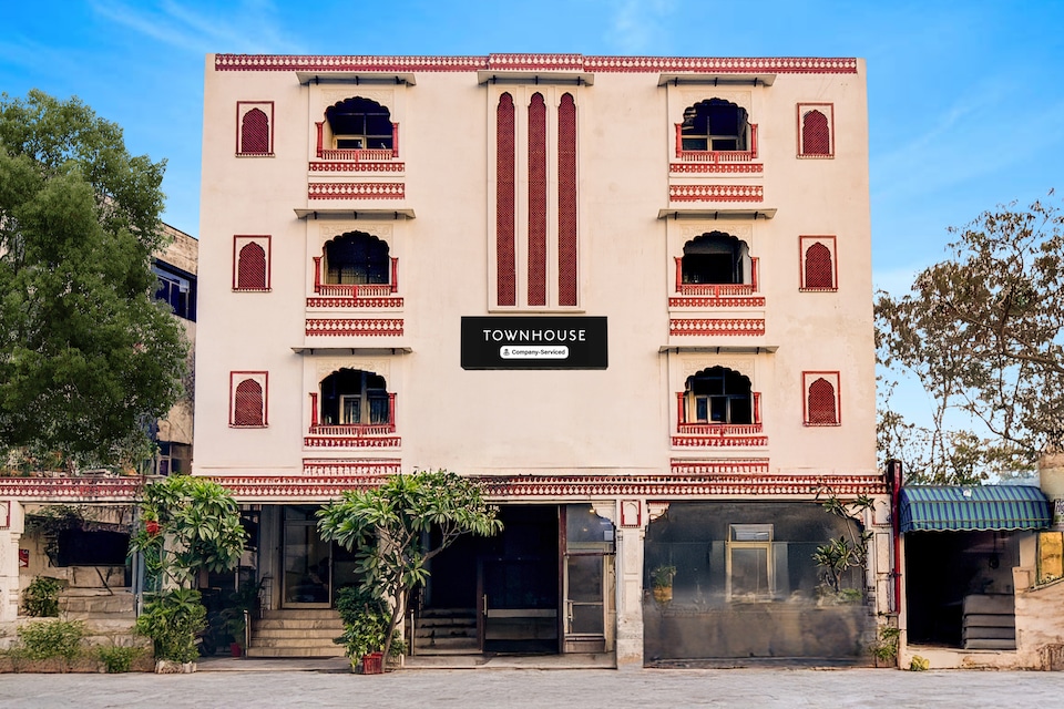Super Townhouse Chandpole Metro Station Formerly Hotel Raghuraj Palace, Sindhi Camp, Jaipur