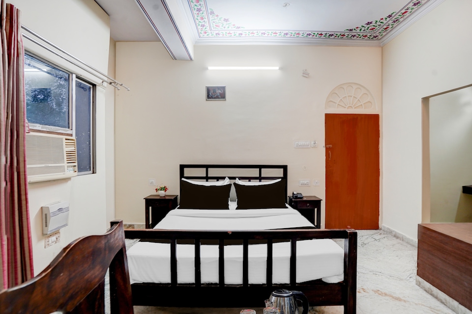 Townhouse Chandpole Metro Station Formerly Hotel Raghuraj Palace, Sindhi Camp, Jaipur