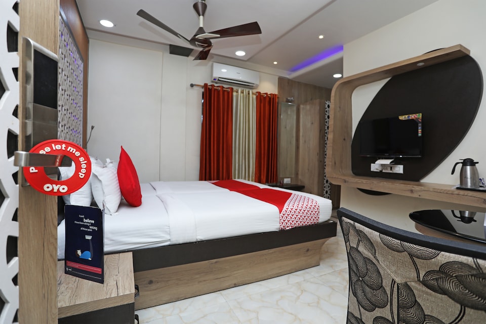 OYO 2038 Hotel Green Leaf Regency, Ruby Hospital Kolkata, Kolkata