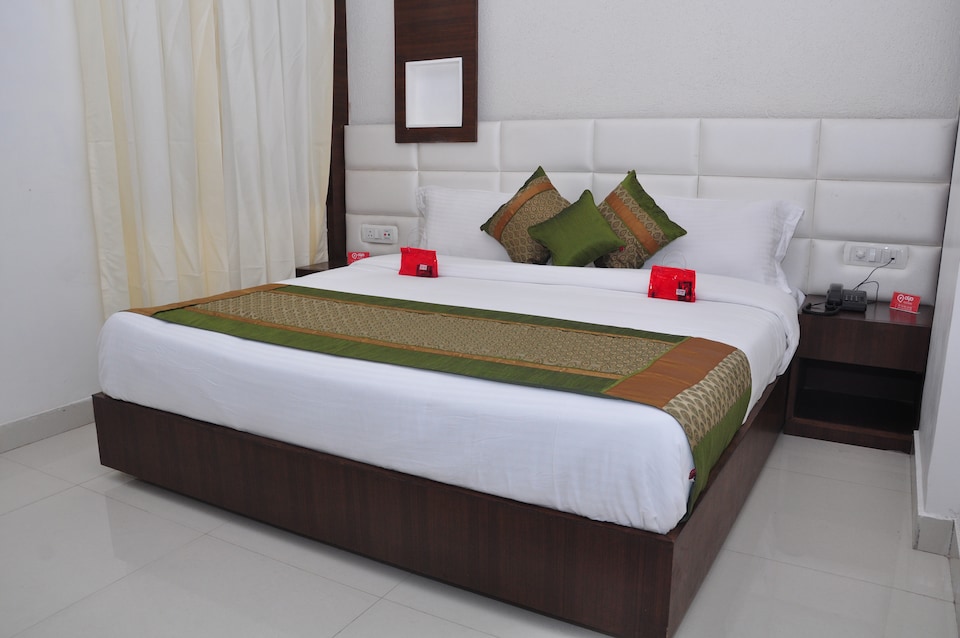 OYO 2044 Hotel Premier, Queens Road Amritsar, Amritsar