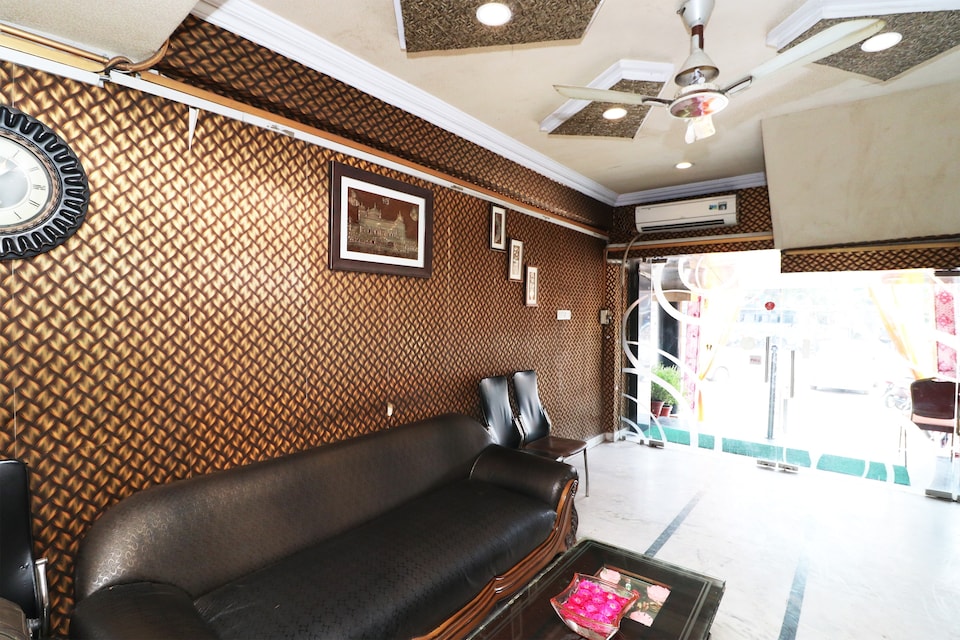 Capital O 2046 President Hotel, Fazal Ganj Kanpur, Kanpur