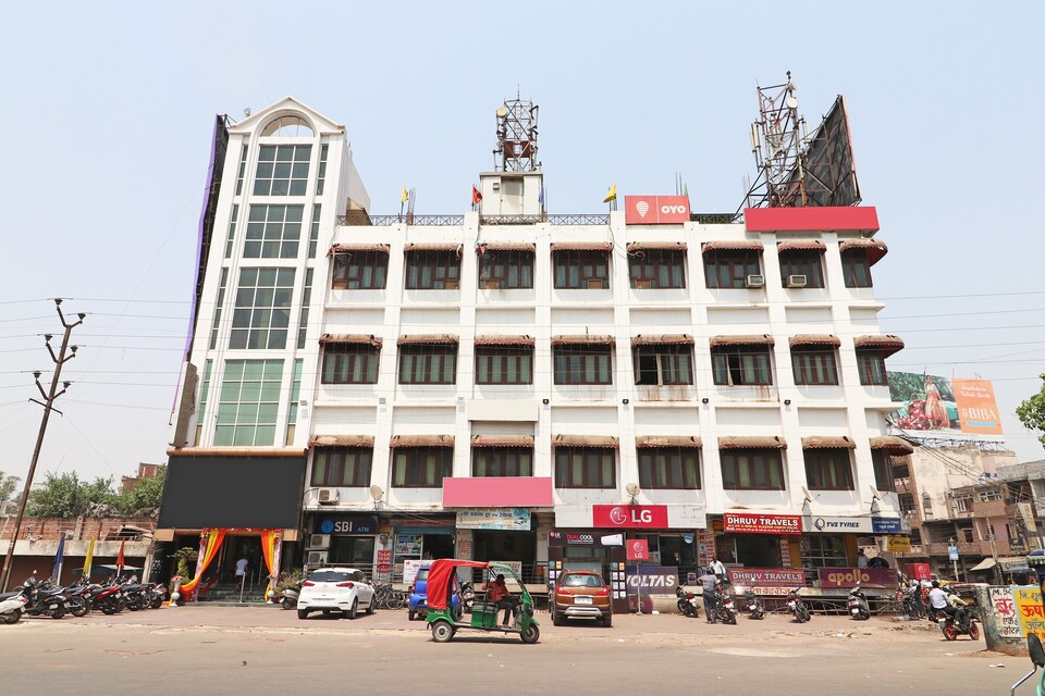 Capital O 2046 President Hotel, Fazal Ganj Kanpur, Kanpur