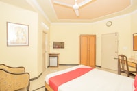 OYO 2052 Hotel Compact Green View
