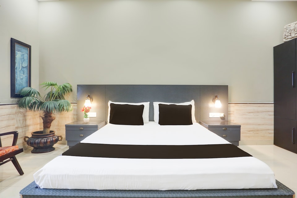 Hotel O Himmat House, Jalandhar Bus Stand, Jalandhar