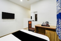 Super Townhouse HITEC City Metro Station Formerly JKC Grand