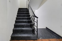 Super Townhouse HITEC City Metro Station Formerly JKC Grand