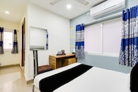 Super Townhouse HITEC City Metro Station Formerly JKC Grand