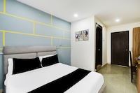 Super Townhouse HITEC City Metro Station Formerly JKC Grand