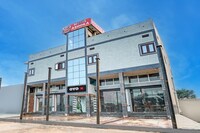 SPOT ON HOTEL SSS CAFE RESTAURANT 