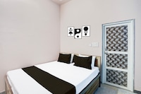 SPOT ON HOTEL SSS CAFE RESTAURANT 