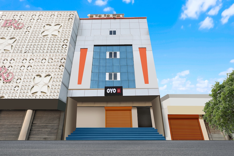 Super Hotel O 83167 Golden Key Inn, North Delhi, Delhi
